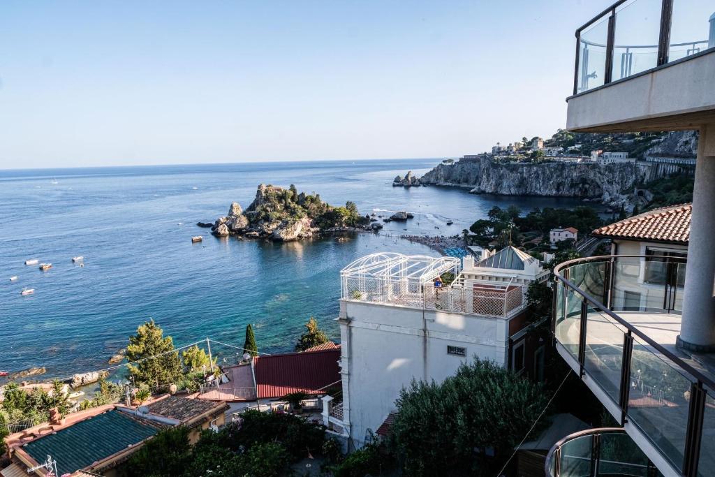 Isola Bella Luxury View 4