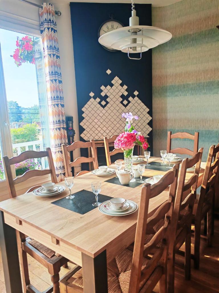 Comfortable House 100m2, 20 min from Paris with BBQ and private shared garden 4