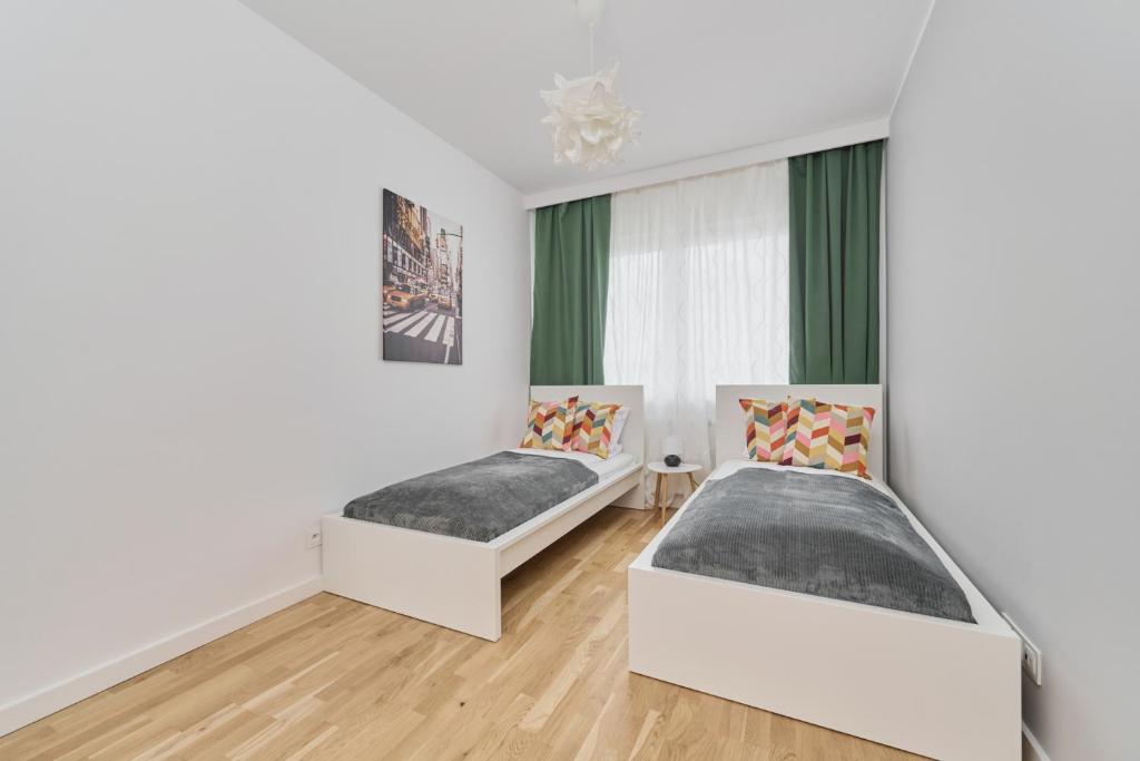 Lwowska Apartment by the Malta Lake with Parking by Renters Prestige 3