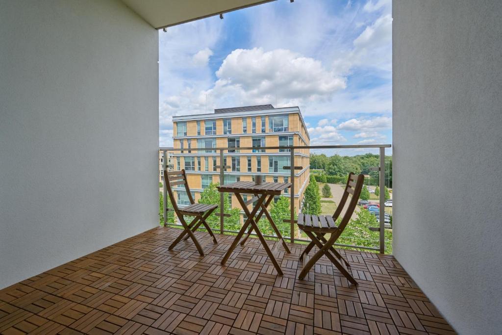 Lwowska Apartment by the Malta Lake with Parking by Renters Prestige 4