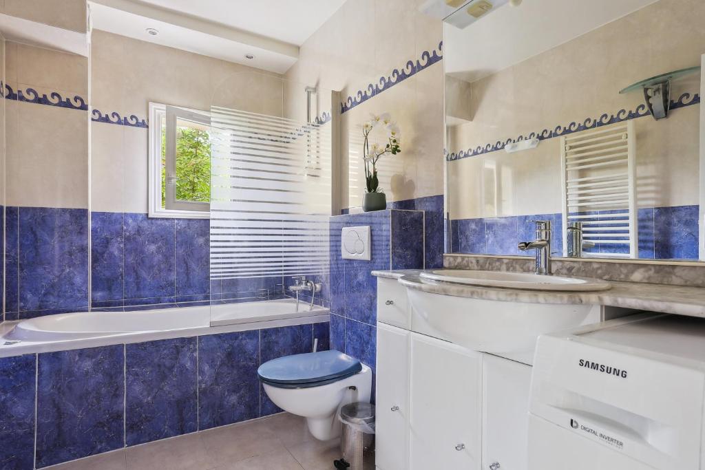 Maison charmante avec jardin et parking offert Paris St Cloud 3