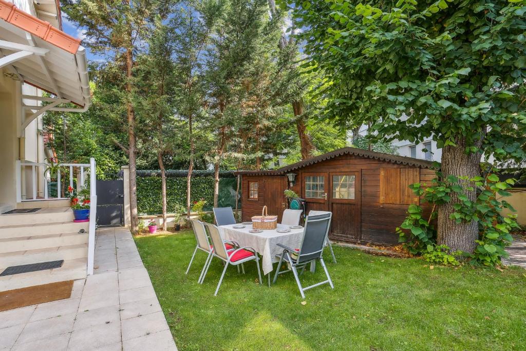 Maison charmante avec jardin et parking offert Paris St Cloud 5