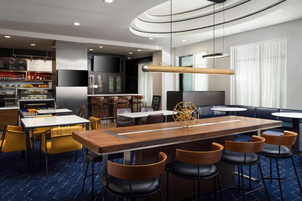 Courtyard by Marriott Washington Capitol Hill/Navy Yard Image