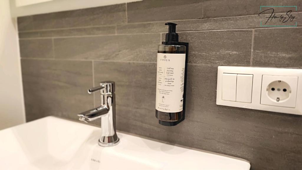 HOMELY STAY Studio P1 - Elegant Self-Check-in Studio-Apartment in Munich -with Kitchen and Washing Machine 8