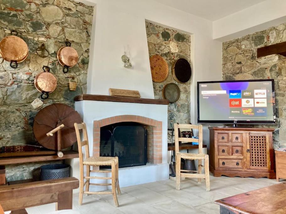 Traditional House with Mountain View - Dierona Village 5