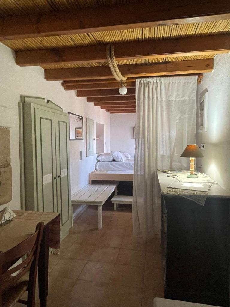 Petrino 2 - Traditional Lerian House 8