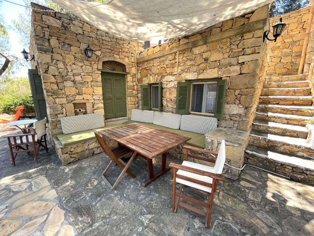 Petrino 2 - Traditional Lerian House 2