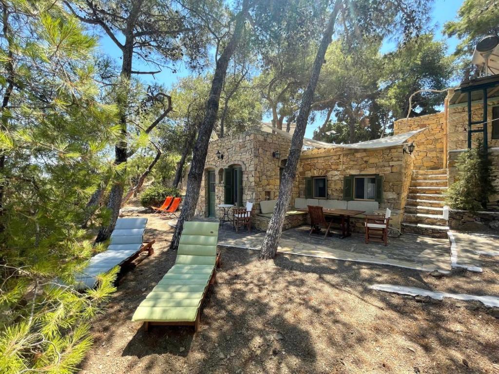 Petrino 2 - Traditional Lerian House 1