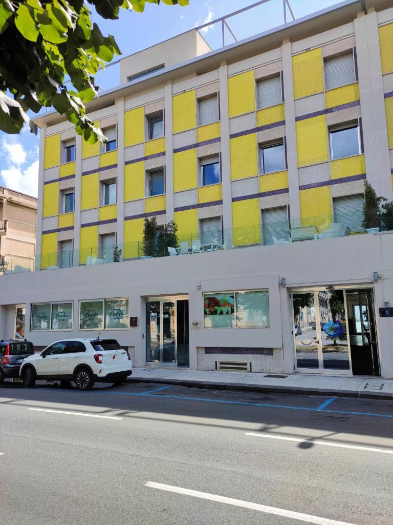 Garibaldi Central House 6