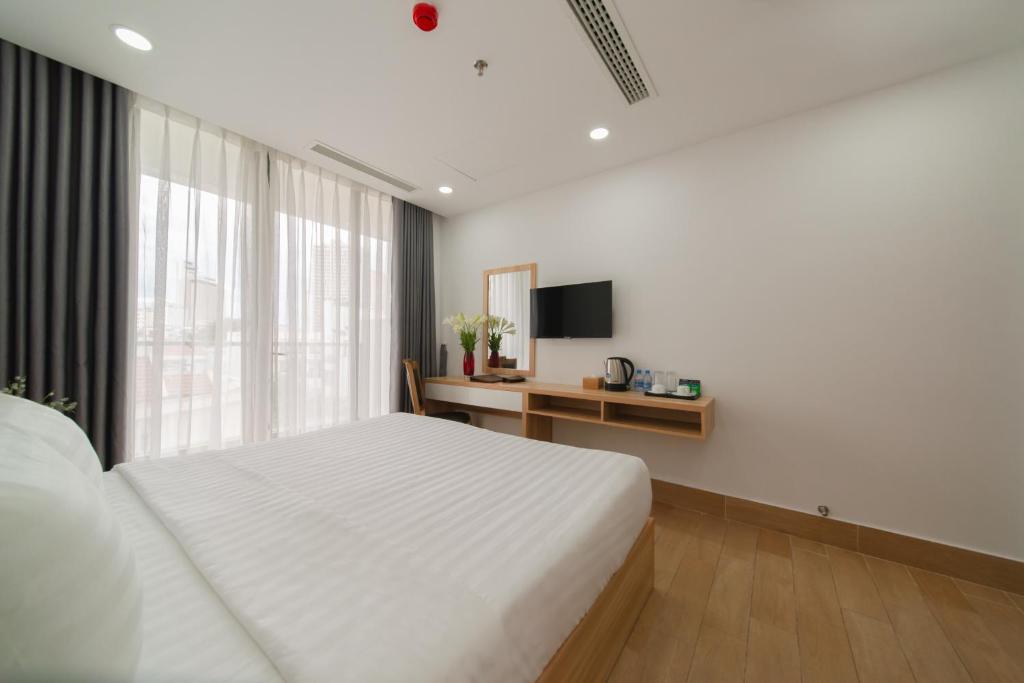 Khách sạn Bờ Biển Vàng - Gold Coast Hotel