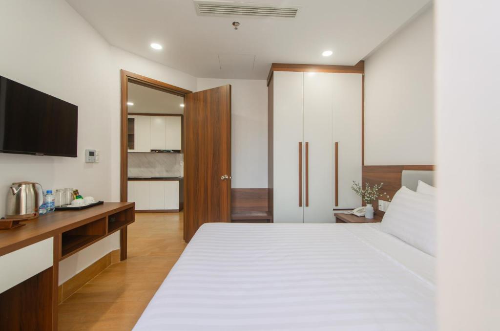 Khách sạn Bờ Biển Vàng - Gold Coast Hotel