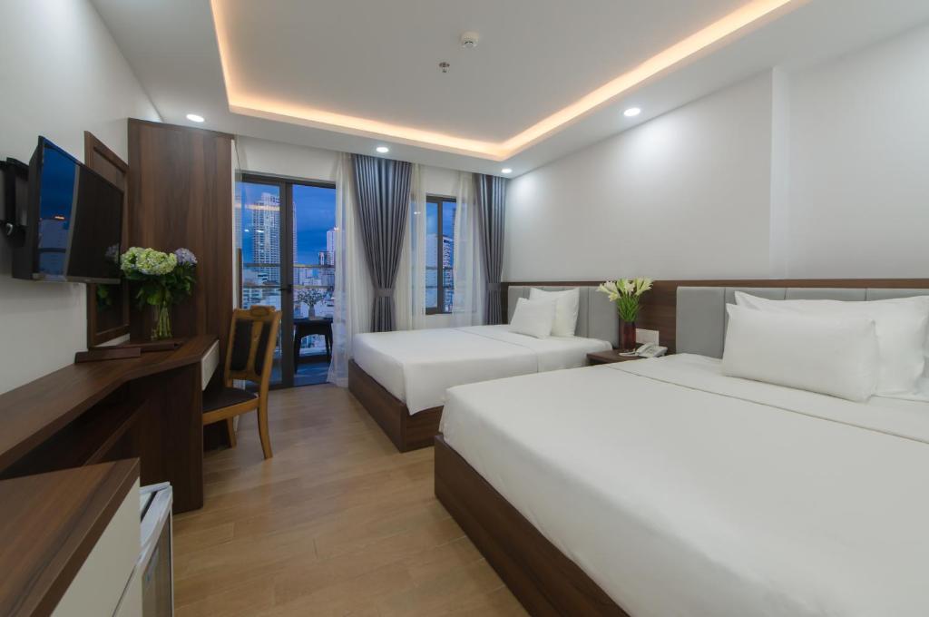 Khách sạn Bờ Biển Vàng - Gold Coast Hotel