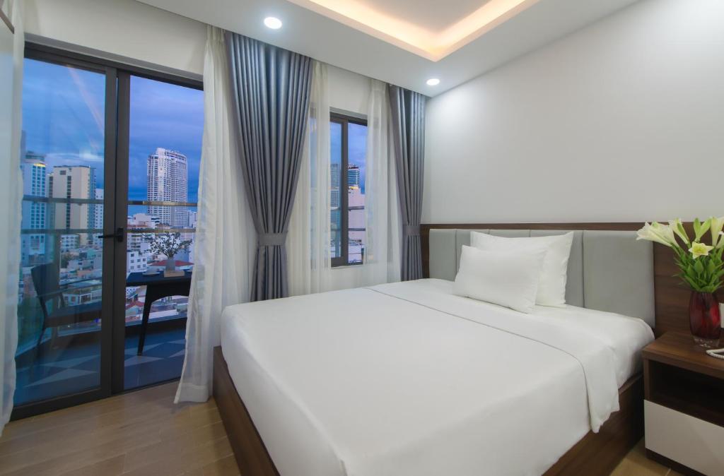 Khách sạn Bờ Biển Vàng - Gold Coast Hotel