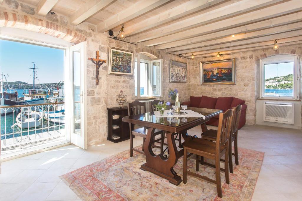 Heritage Art Home 6