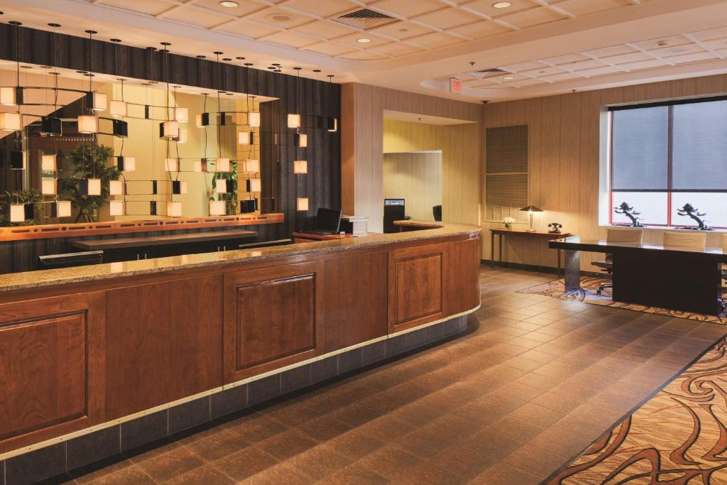 DoubleTree by Hilton Hotel Boston - Downtown Image