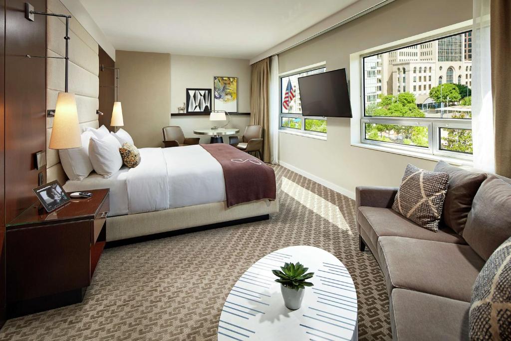 The Statler Dallas, Curio Collection By Hilton Image