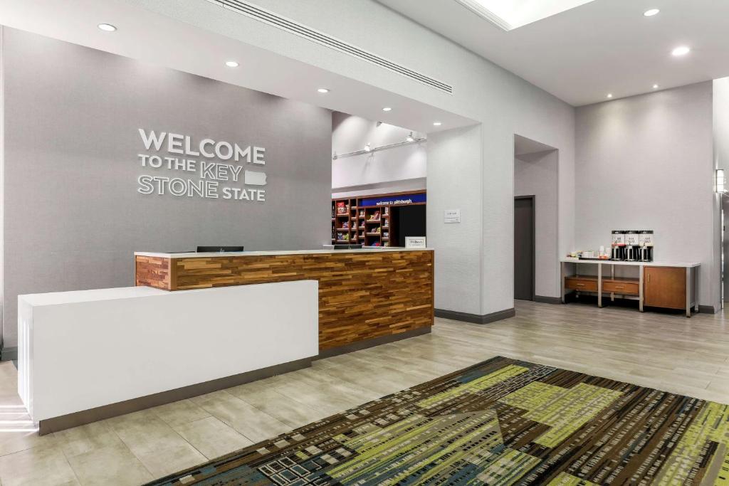 Hampton Inn & Suites Pittsburgh Downtown Image