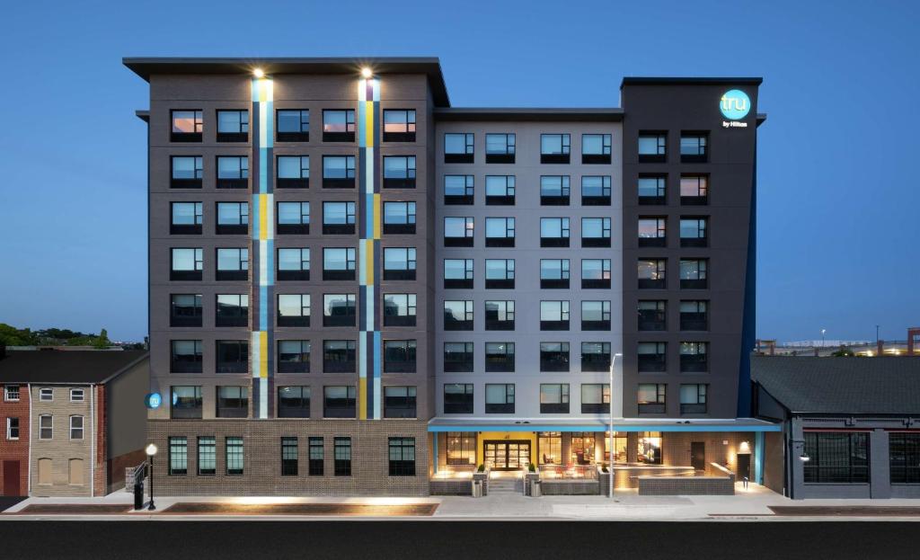 Tru By Hilton Baltimore Harbor East Image