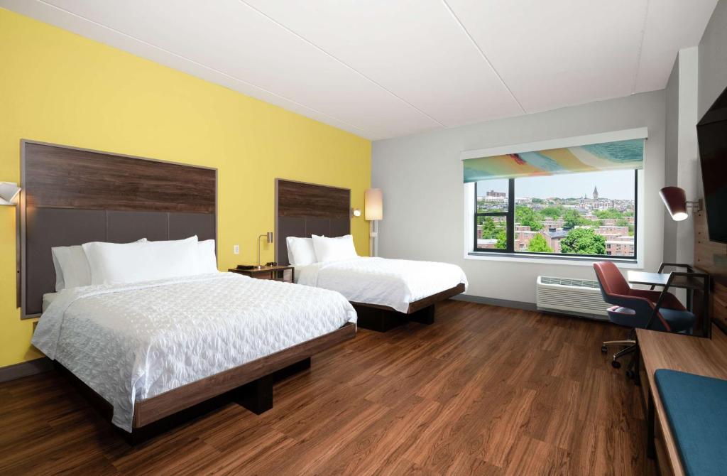 Tru By Hilton Baltimore Harbor East Image