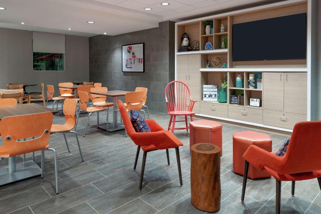 Home2 Suites By Hilton Orlando Near Universal Image