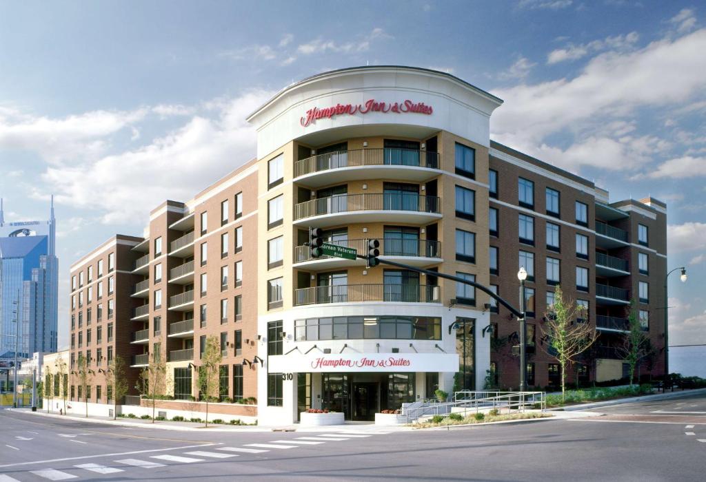 Hampton Inn & Suites Nashville-Downtown Image