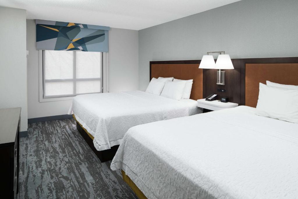 Hampton Inn & Suites Memphis-Beale Street Image