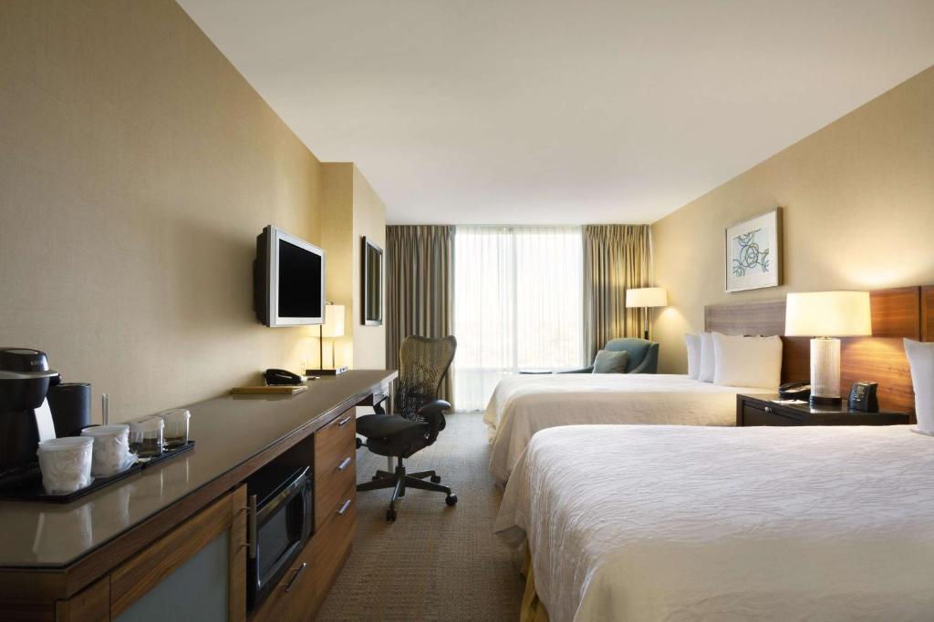 Hilton Garden Inn Baltimore Inner Harbor Image