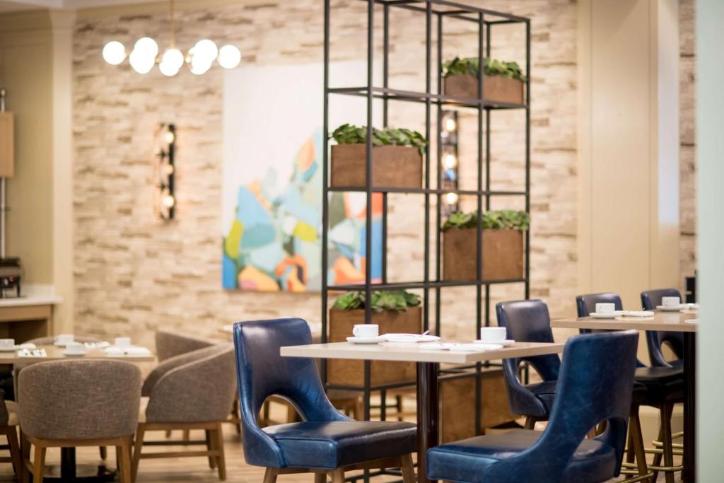 DoubleTree by Hilton San Diego-Mission Valley Image