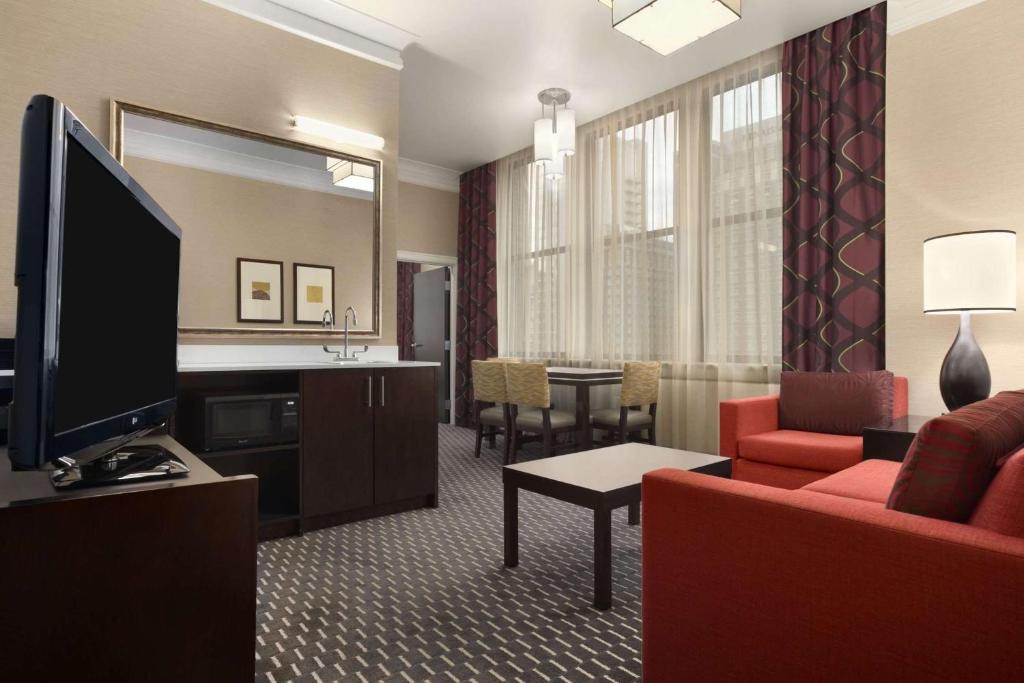 Embassy Suites Saint Louis - Downtown Image