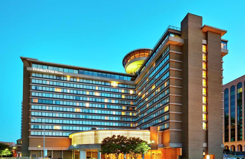 DoubleTree by Hilton Washington DC – Crystal City Image