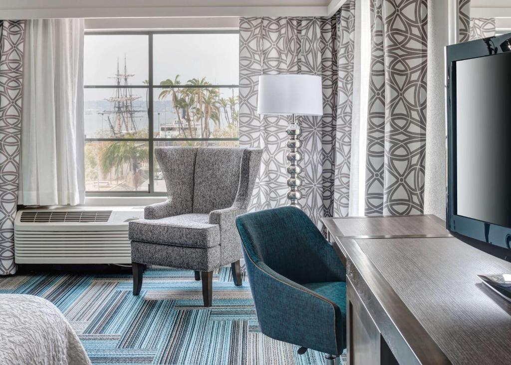 Hampton Inn San Diego Downtown Image