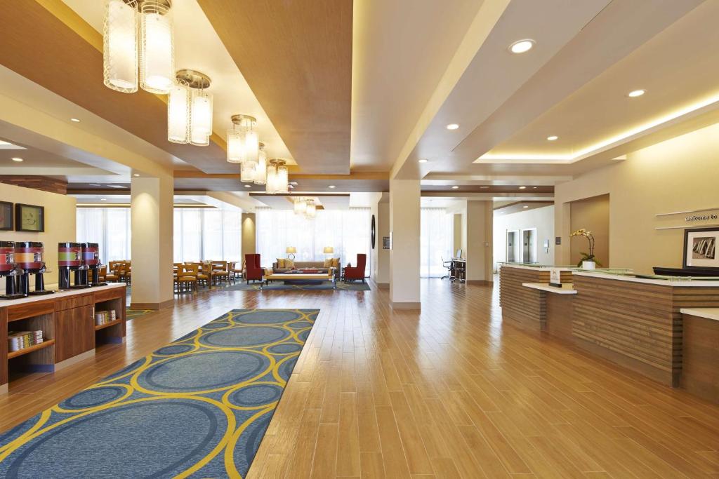 Hampton Inn San Diego Mission Valley Image