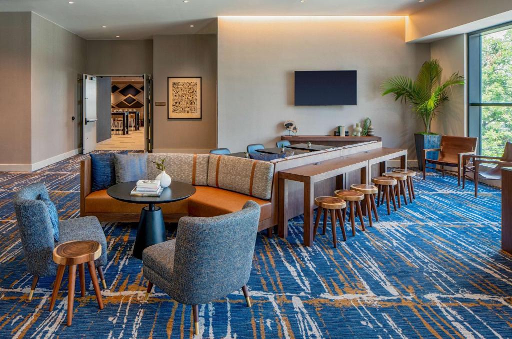 Hilton Garden Inn Austin University Capitol District Image