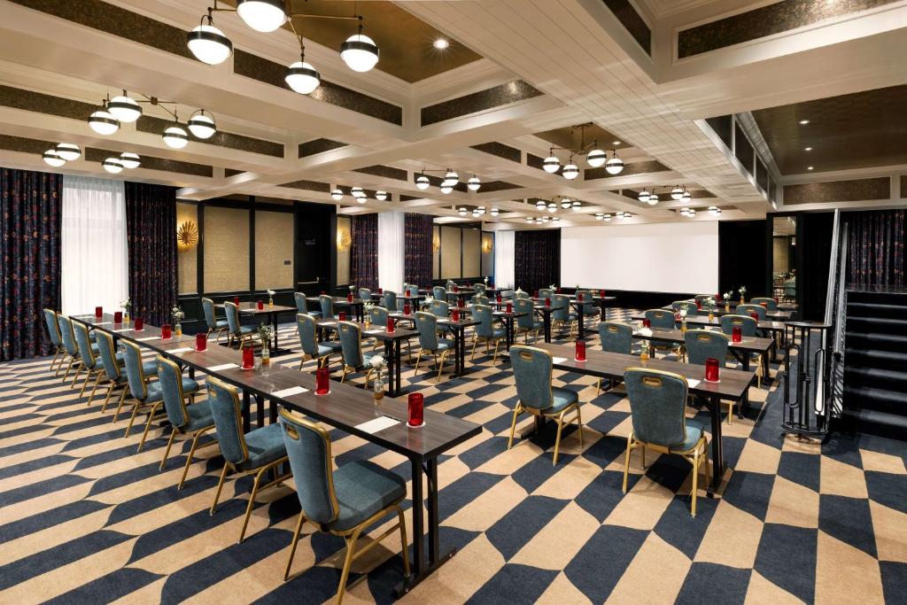 The Candler Hotel Atlanta, Curio Collection by Hilton Image
