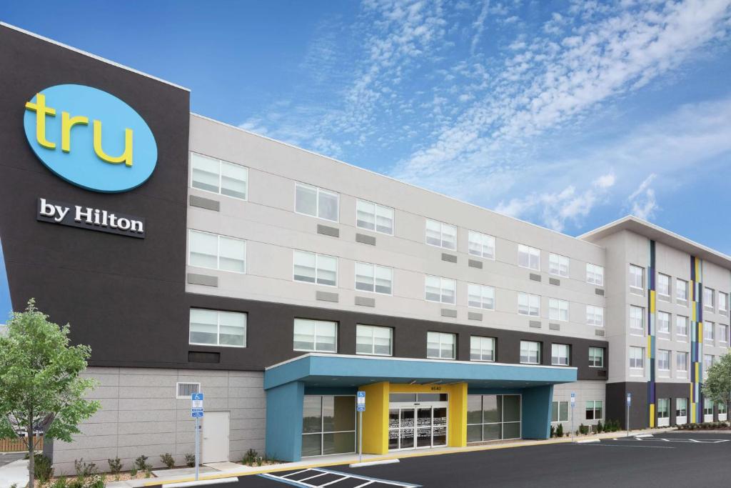 Tru By Hilton Jacksonville St Johns Town Center Image