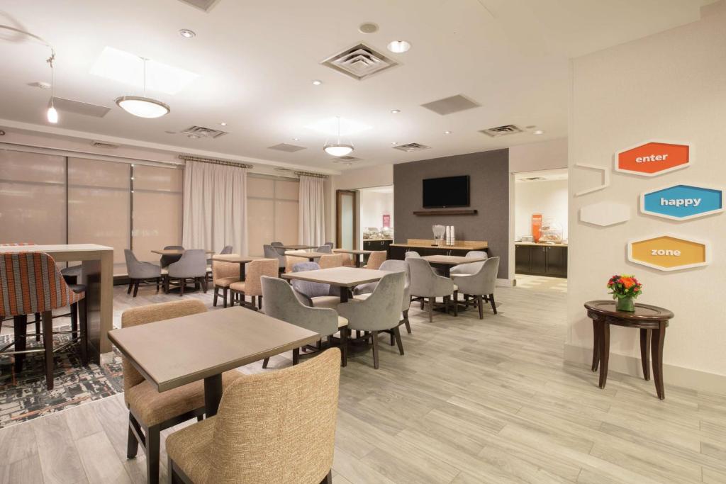 Hampton Inn & Suites Denver-Downtown Image