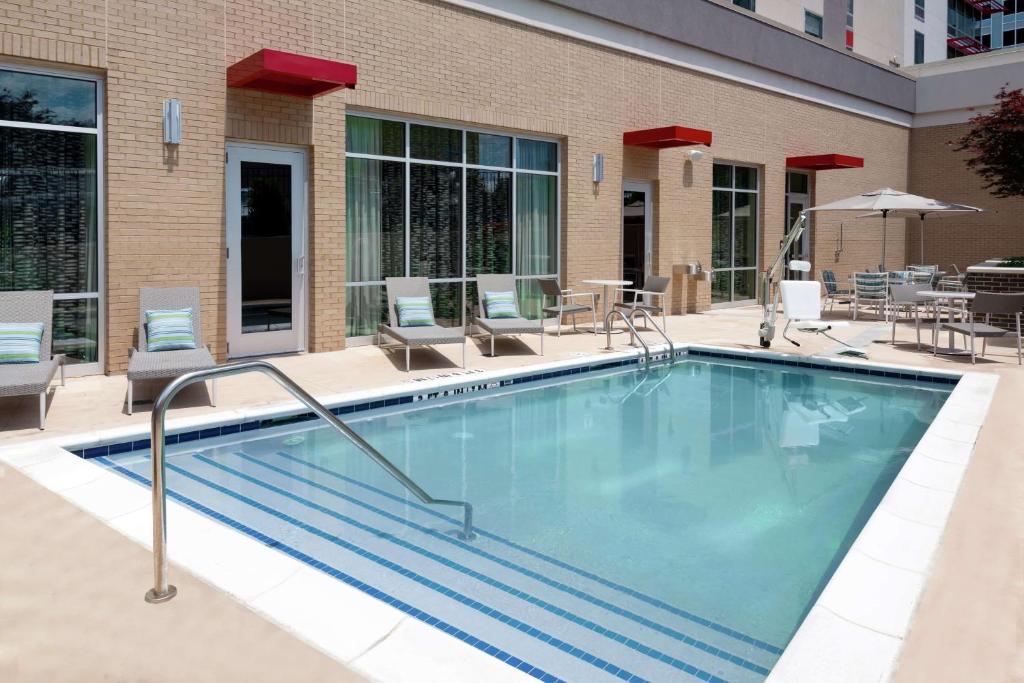 Hampton Inn & Suites Atlanta Buckhead Place Image