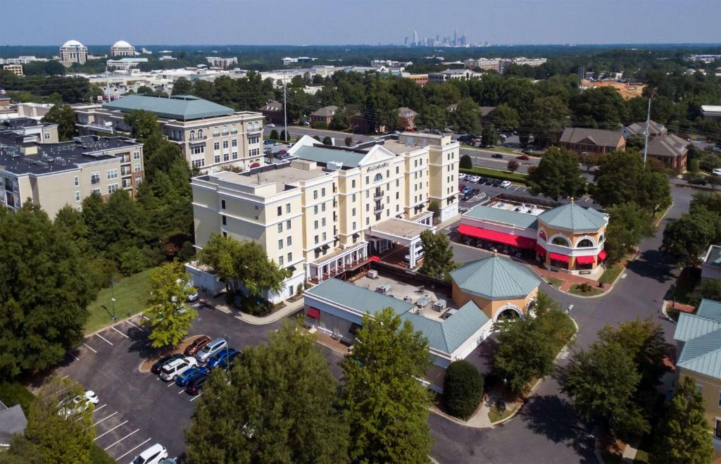 Hampton Inn & Suites South Park at Phillips Place Image