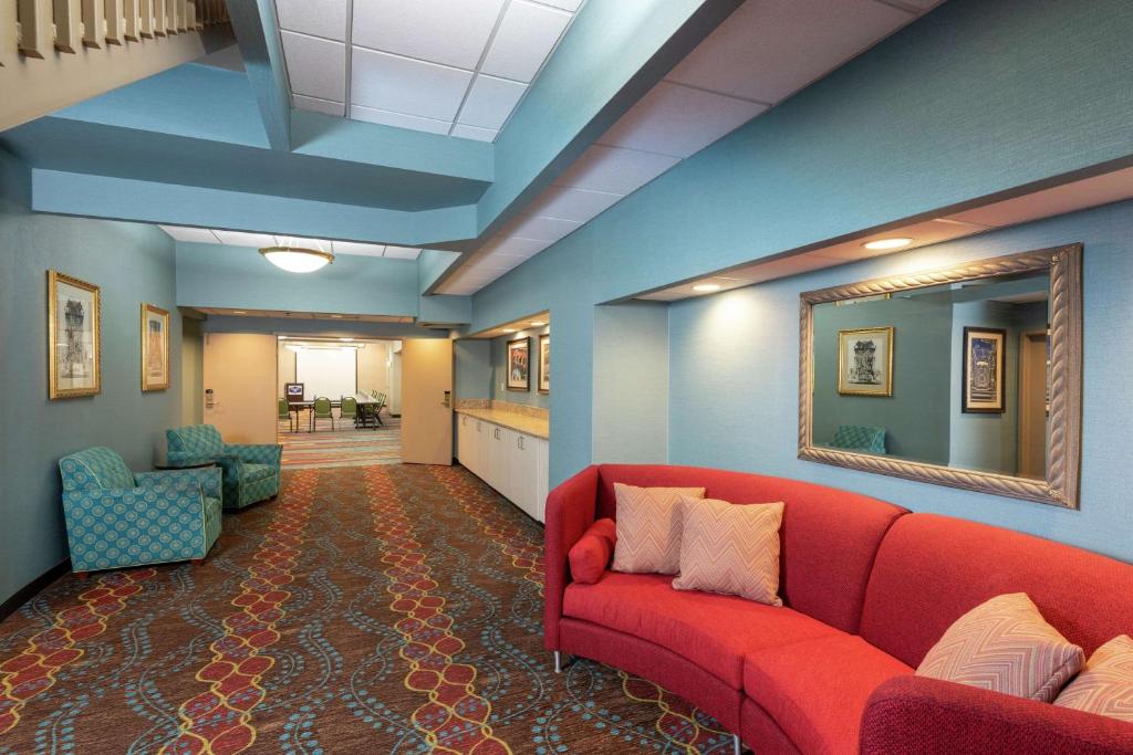 Hampton Inn Indianapolis Downtown Across from Circle Centre Image