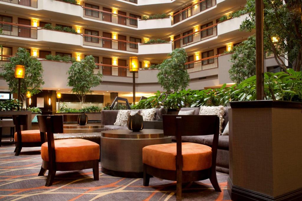 Embassy Suites by Hilton Austin Arboretum Image