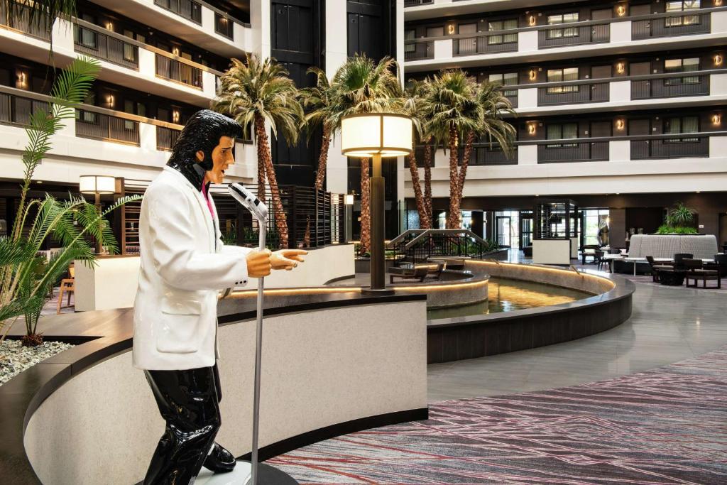 Embassy Suites by Hilton Las Vegas Image
