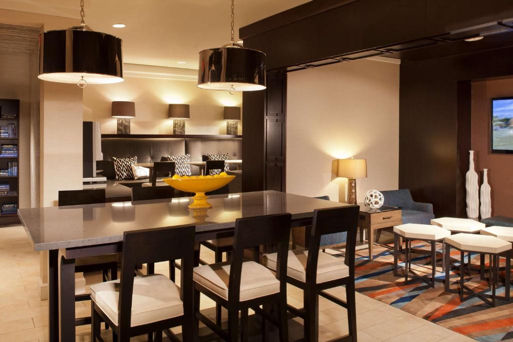 Hilton Boston Back Bay Image