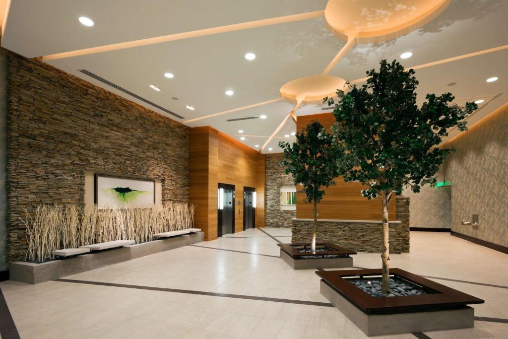 Embassy Suites by Hilton Denver Downtown Convention Center Image