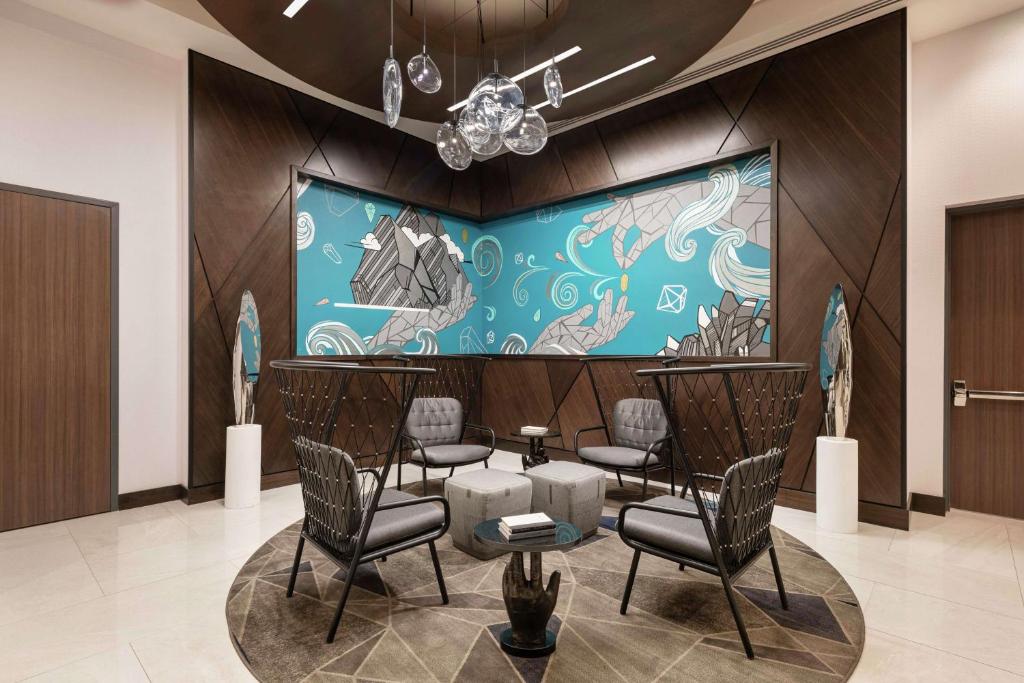 Home2 Suites By Hilton Denver Downtown Convention Center Image