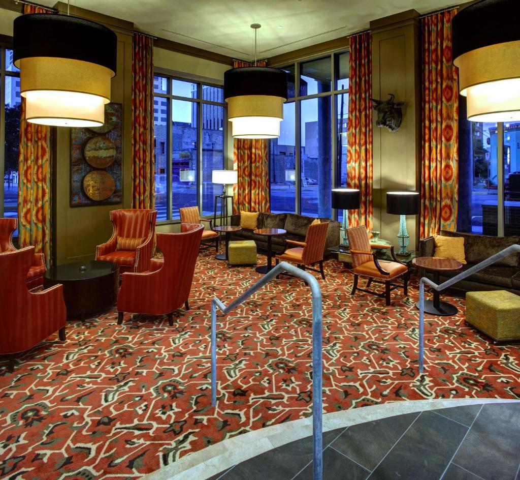 Hampton Inn and Suites Austin University Capitol Image