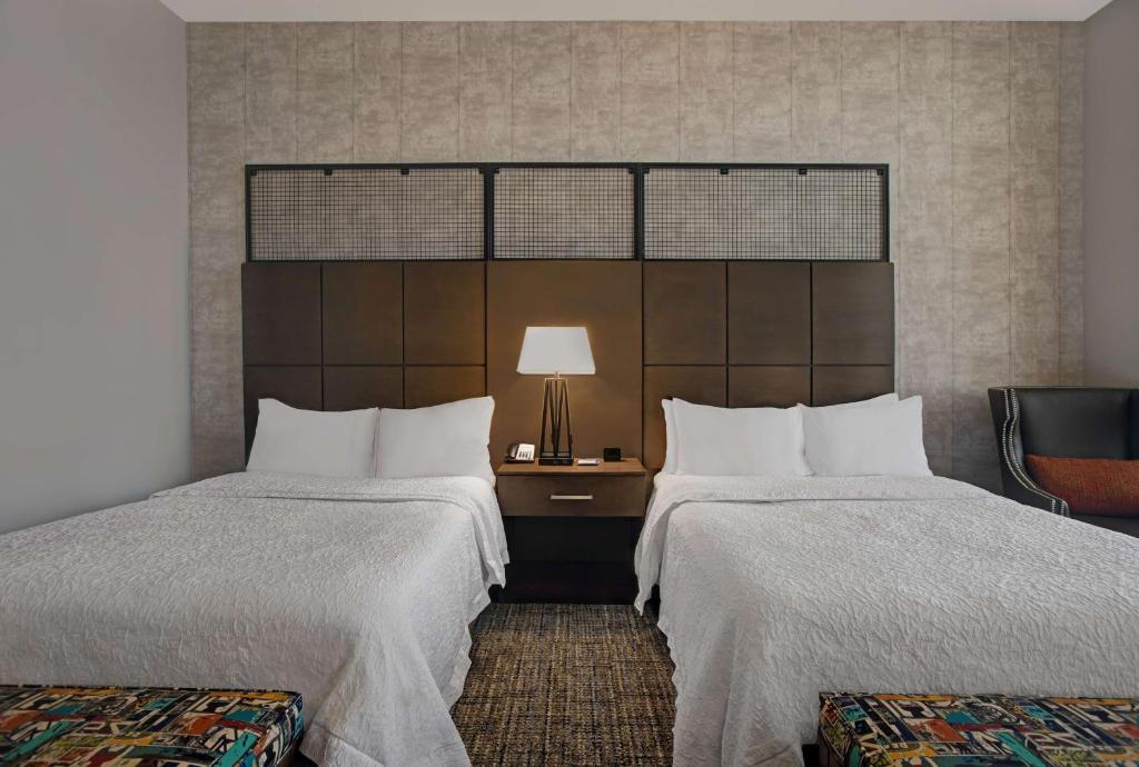 Hampton Inn and Suites Austin University Capitol Image