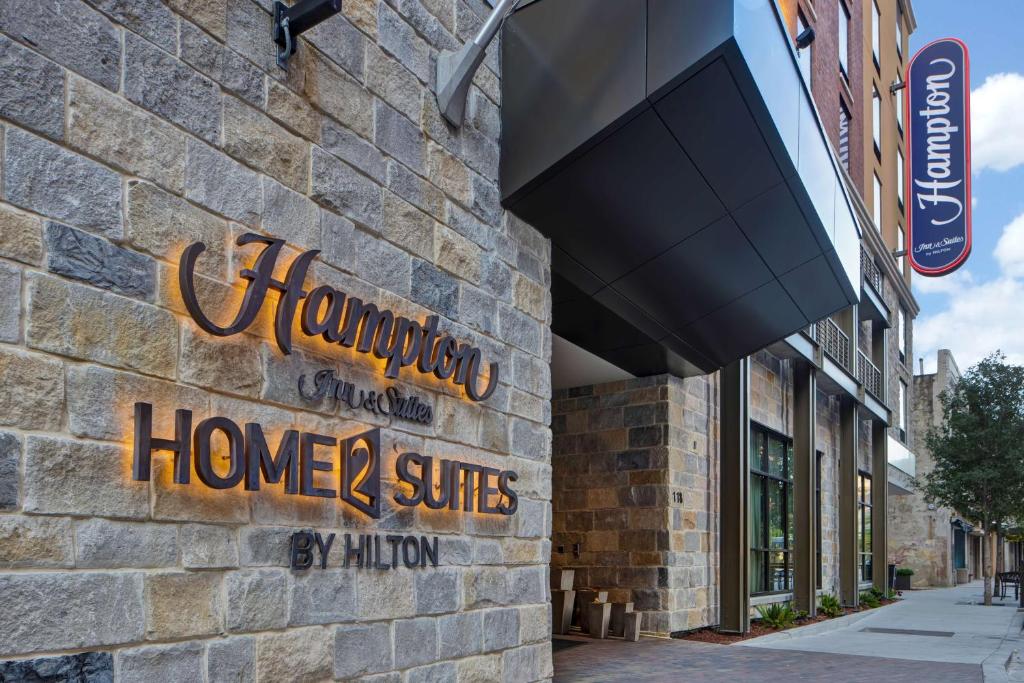 Home2 Suites By Hilton San Antonio Riverwalk Image