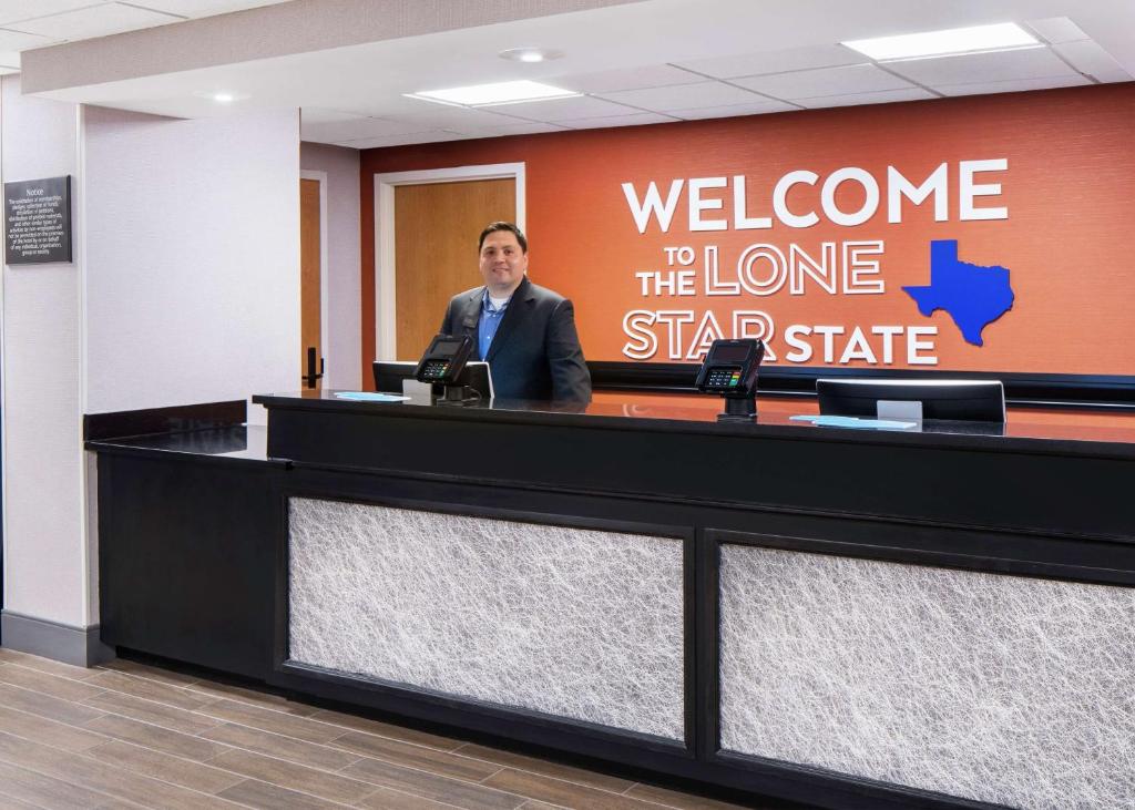 Hampton Inn Austin North Image