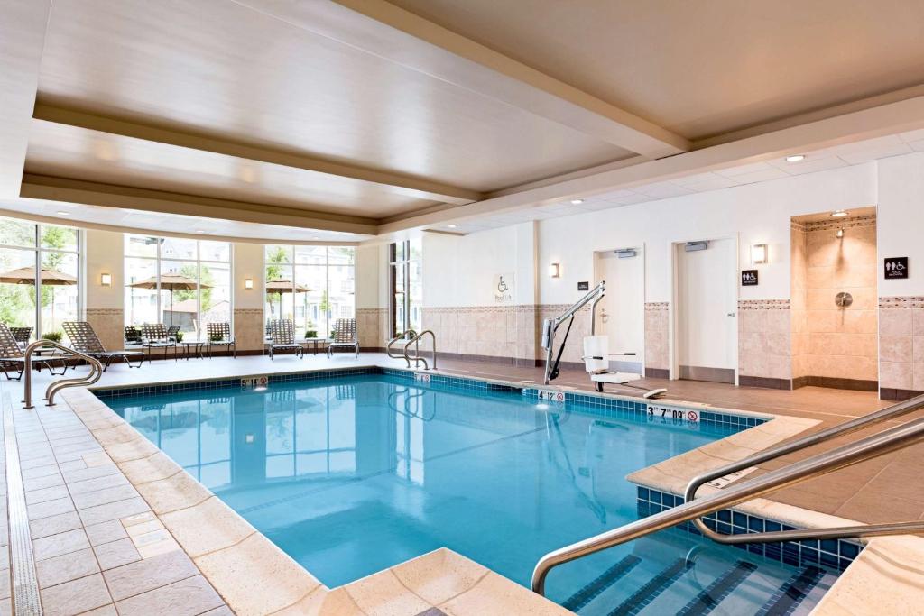 Hilton Garden Inn Boston Logan Airport Image