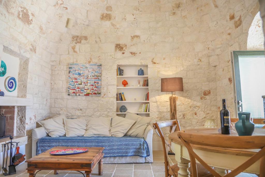 TD Trulli della Magnolia Trulli w Amazing Garden 5